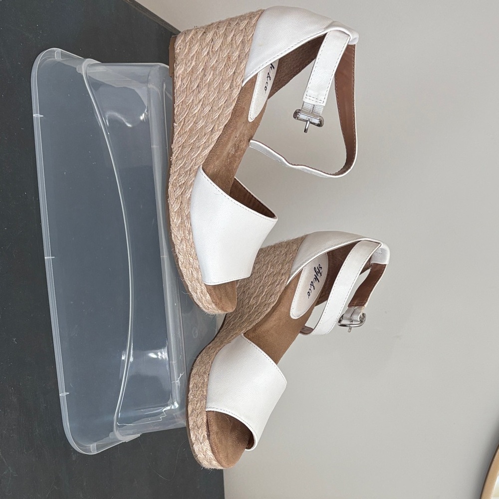 Style & Co. White and Tan Wedge Sandals in great condition